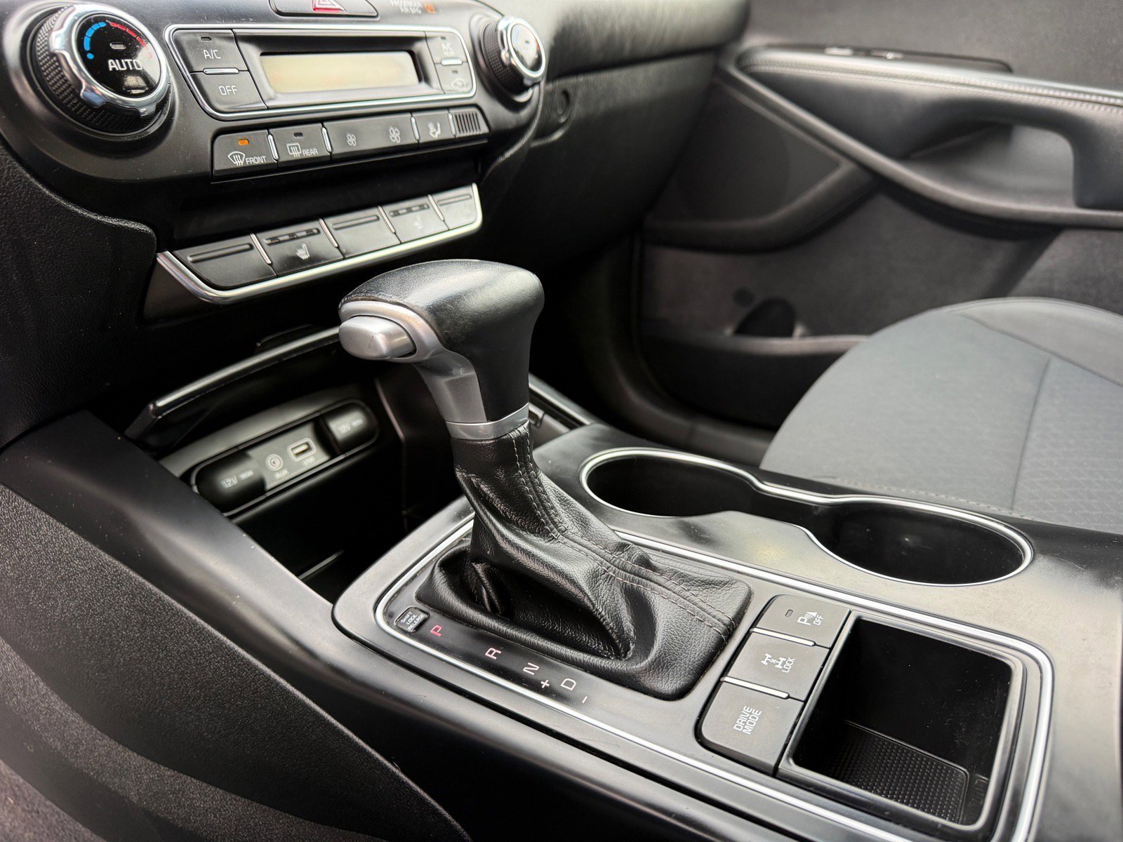 Used 2019 Kia Sorento S image 25