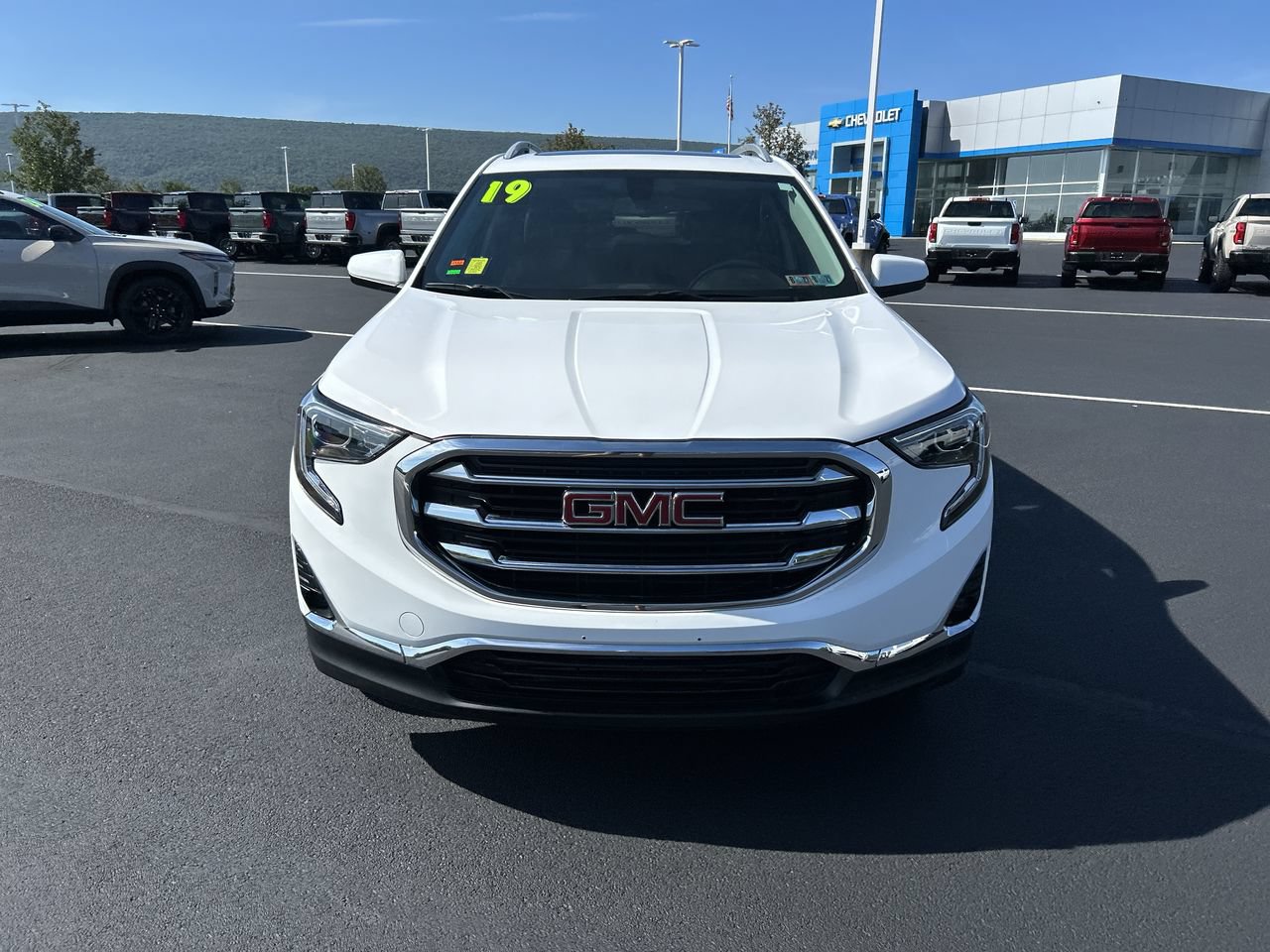 Used 2019 GMC Terrain SLT w/ Preferred Package AWD/4WD image 2