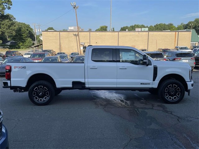 New 2025 Ford F350 Platinum w/ FX4 Off-Road Package image 8