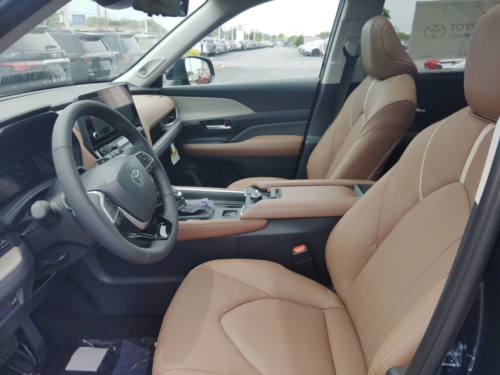 New 2026 Toyota Grand Highlander AWD image 8