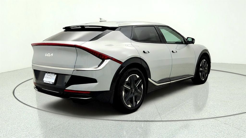 Used 2025 Kia EV6 Wind RWD image 5