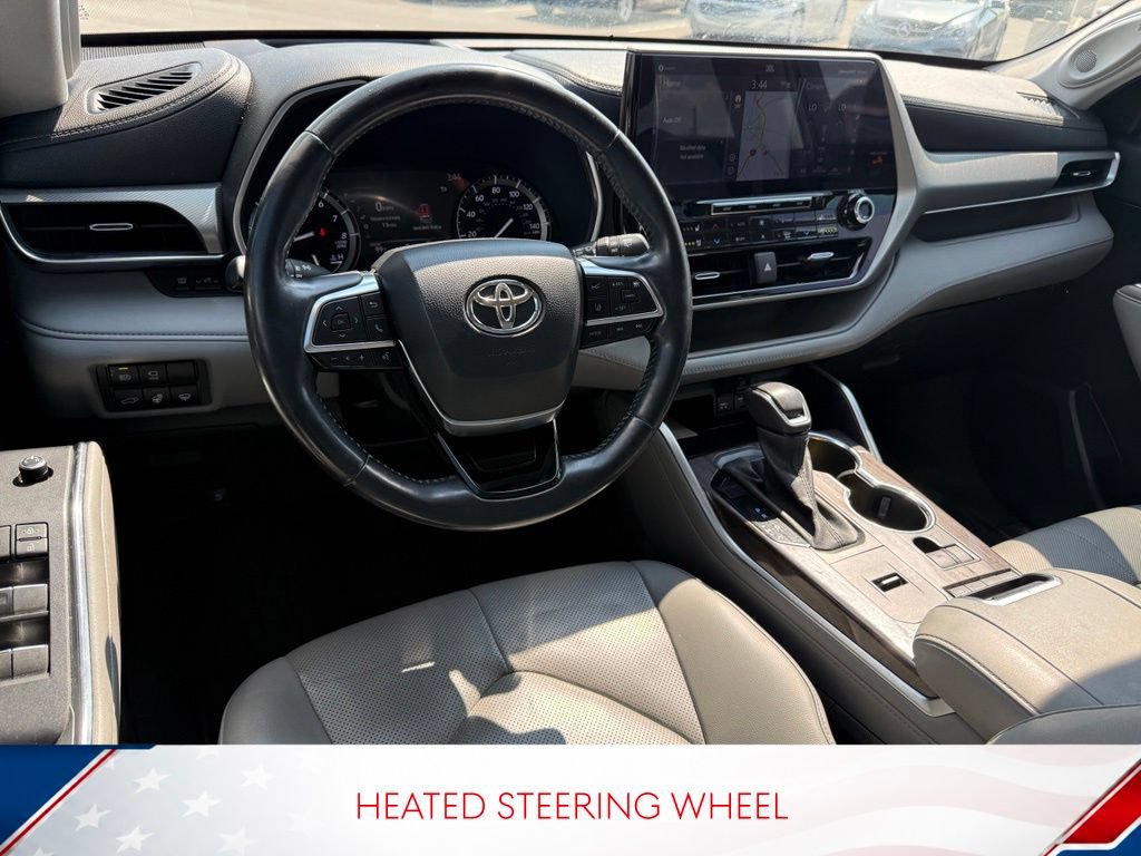 Used 2020 Toyota Highlander Platinum FWD image 11