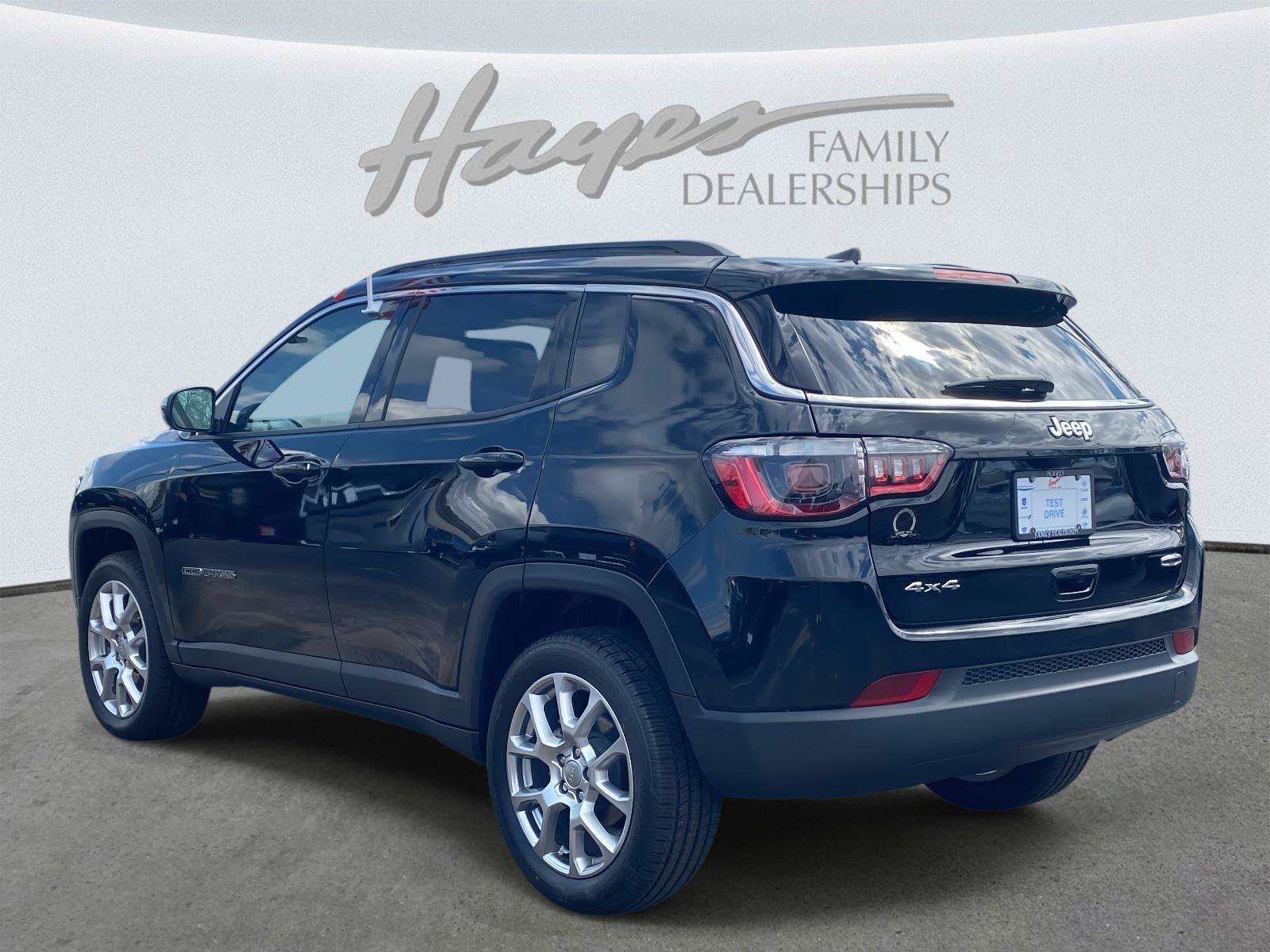 Used 2022 Jeep Compass Latitude image 8