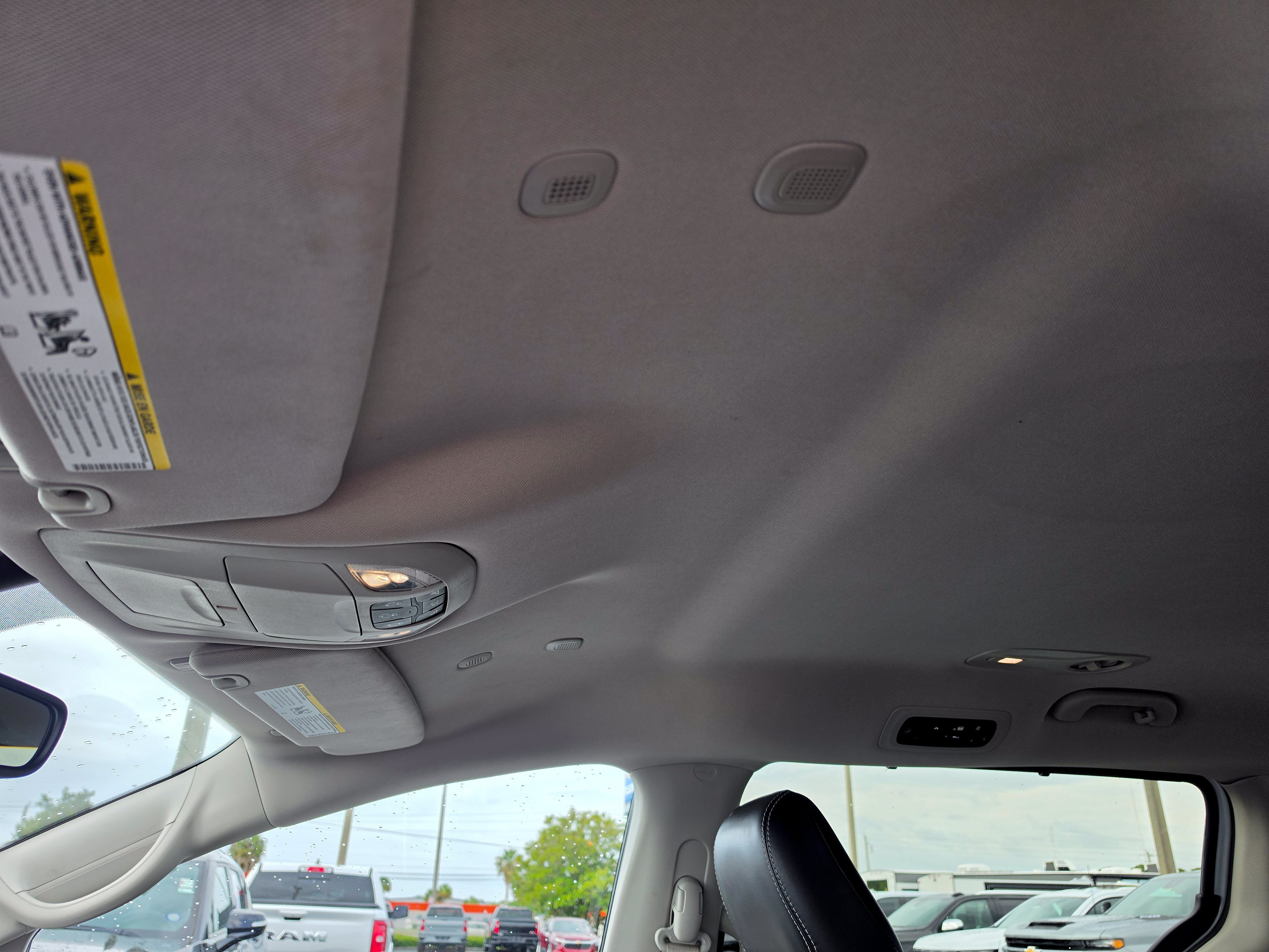 Used 2023 Chrysler Pacifica Touring-L FWD image 30