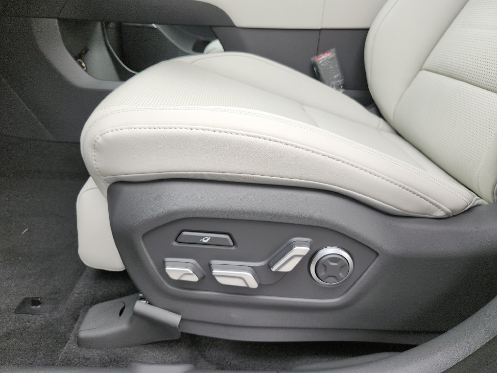 New 2027 Hyundai Santa Fe Calligraphy FWD image 25