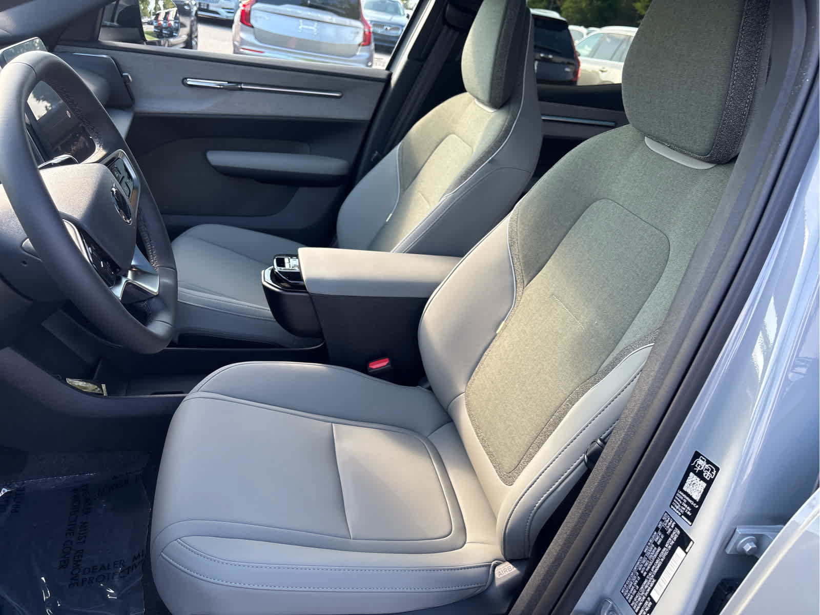 Used 2026 Volvo EX30 Cross Country Ultra w/ Protection Package Premier AWD/4WD image 18