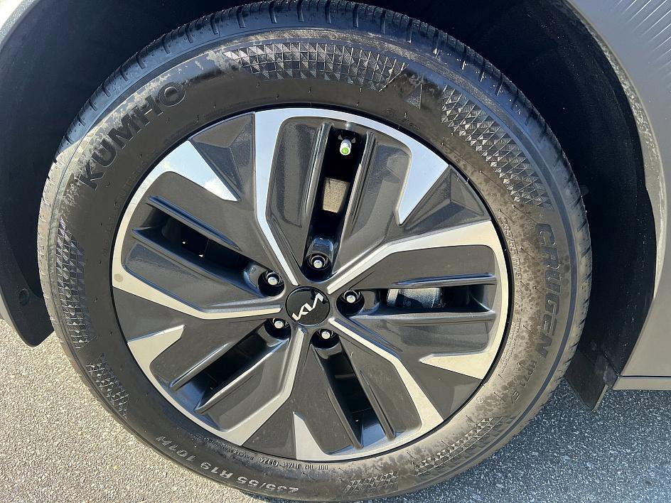 Used 2024 Kia EV6 Light image 11