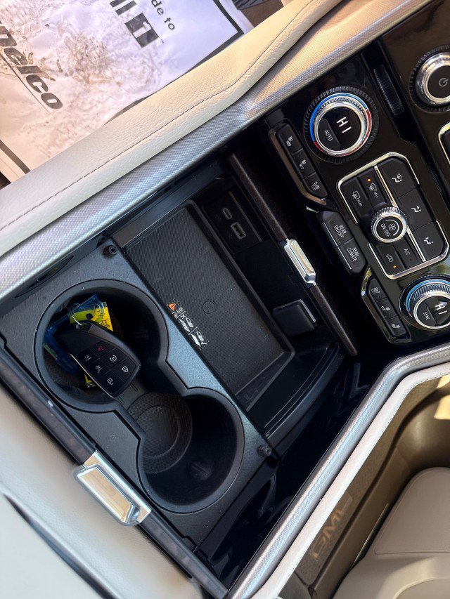 Used 2023 GMC Yukon Denali image 29