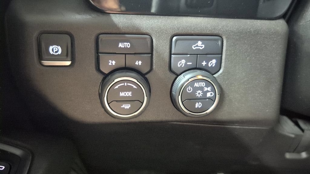 Used 2024 Chevrolet Silverado 1500 RST AWD/4WD image 15