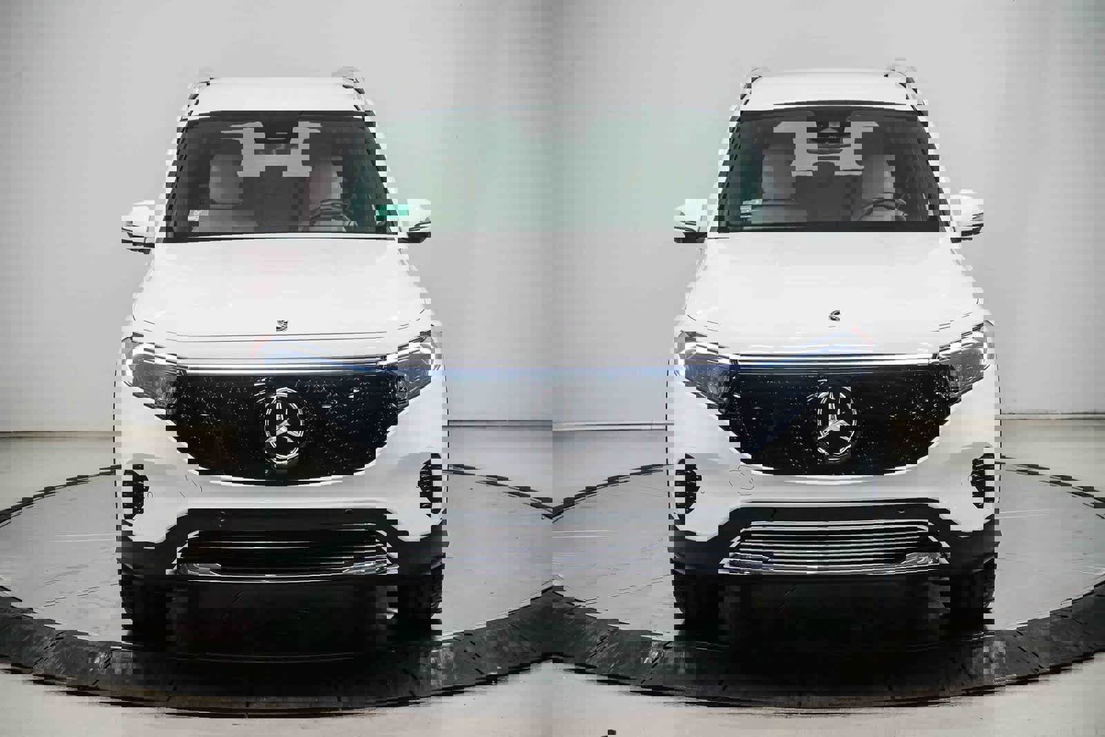 Used 2025 Mercedes-Benz EQB 250+ image 6