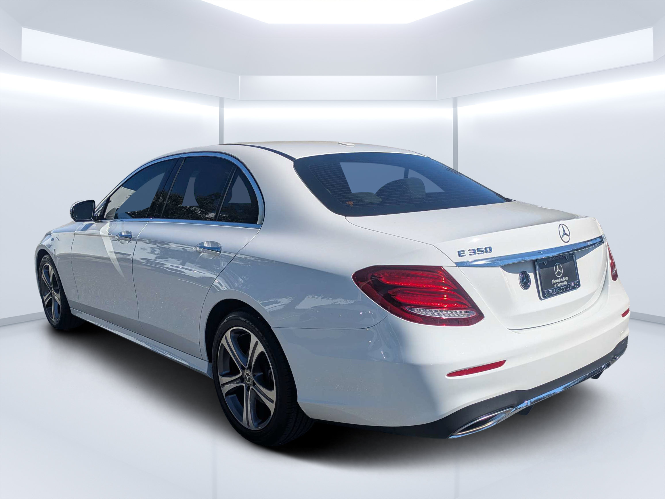 Used 2020 Mercedes-Benz E 350 Sedan image 5