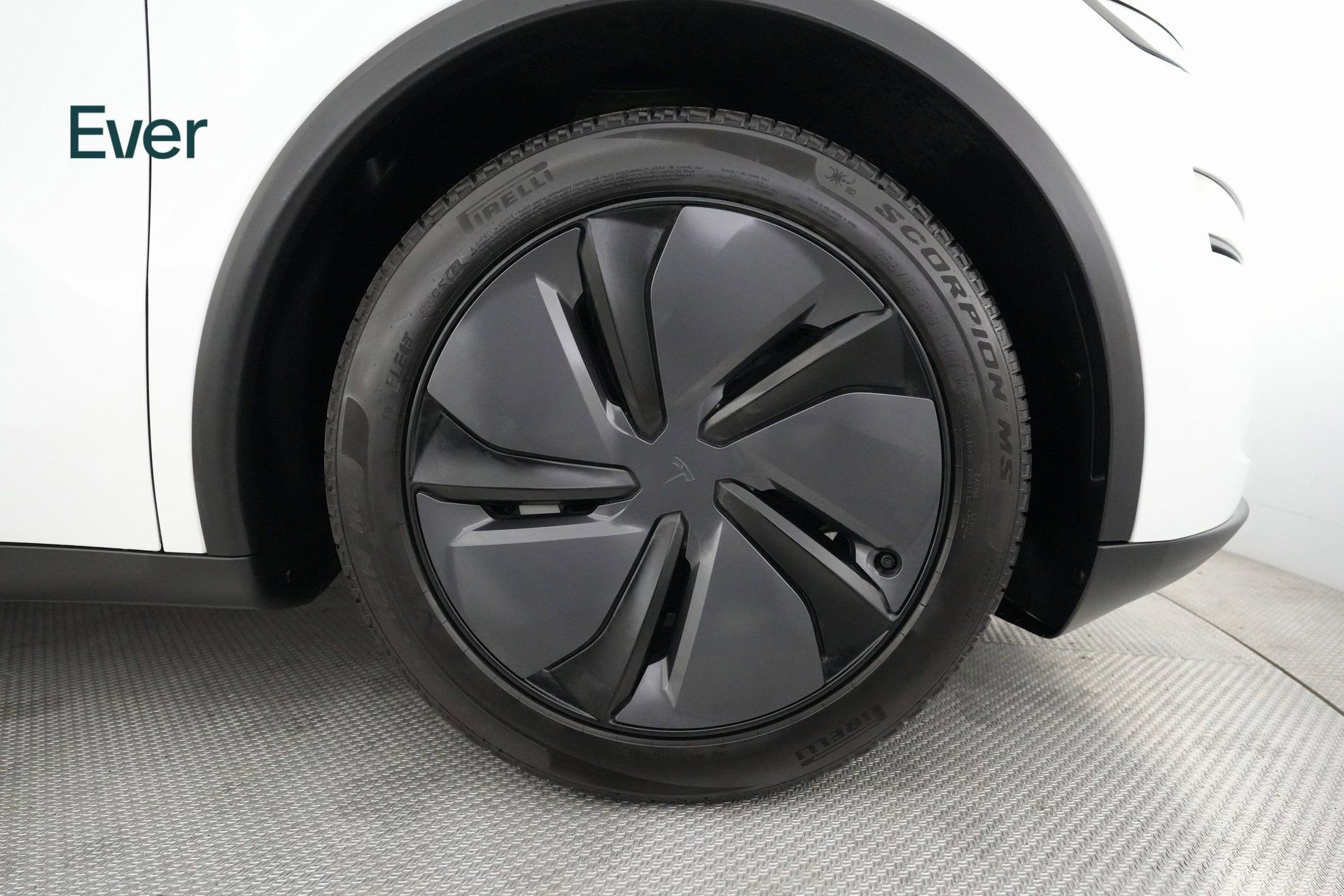 Used 2026 Tesla Model Y 2WD image 18