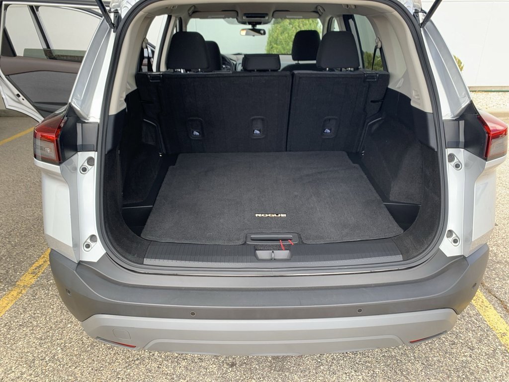 Used 2023 Nissan Rogue SV image 8