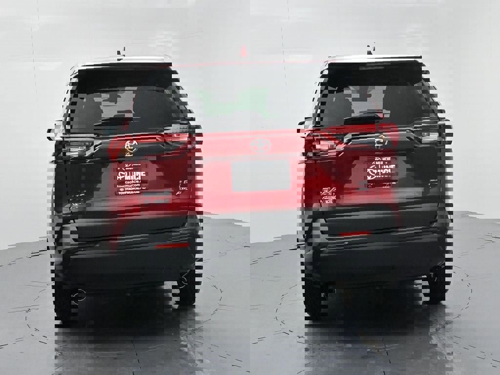 New 2025 Toyota RAV4 LE image 7