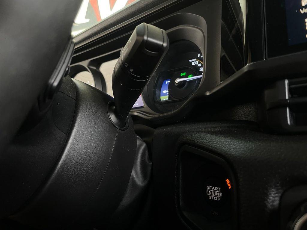 Used 2024 Jeep Wrangler Unlimited AWD/4WD image 25