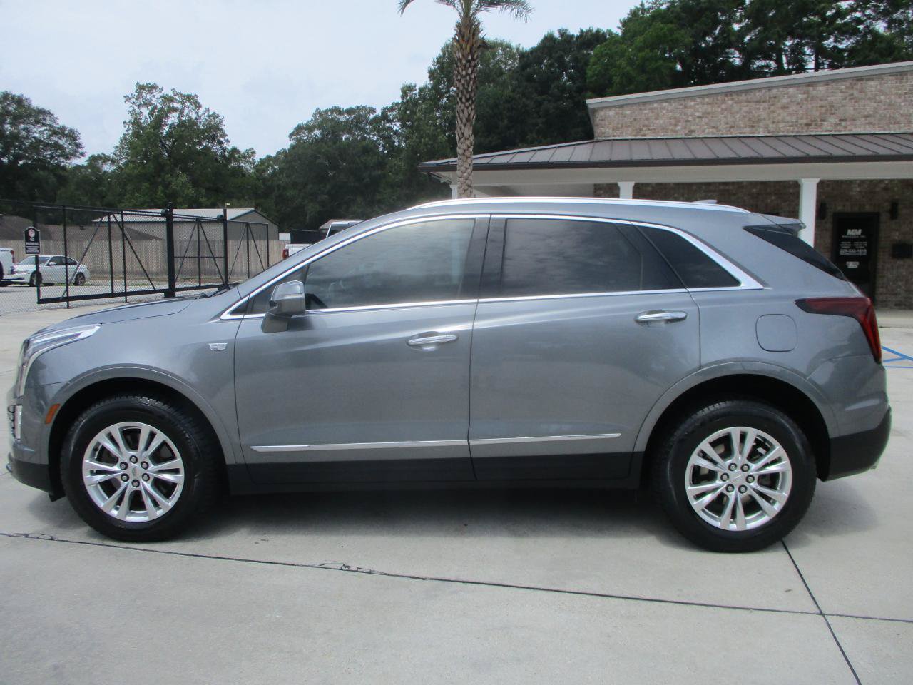 Used 2020 Cadillac XT5 Luxury FWD image 2