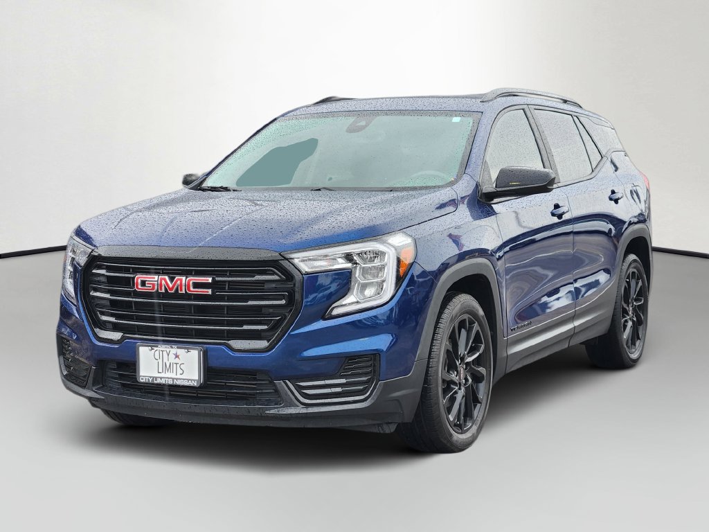 Used 2023 GMC Terrain SLE w/ Driver Convenience Package FWD image 3