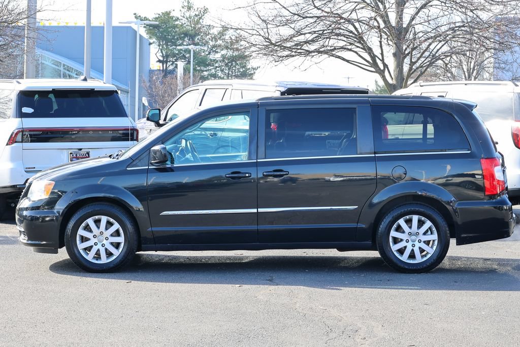 Used 2014 Chrysler Town & Country Touring FWD image 24