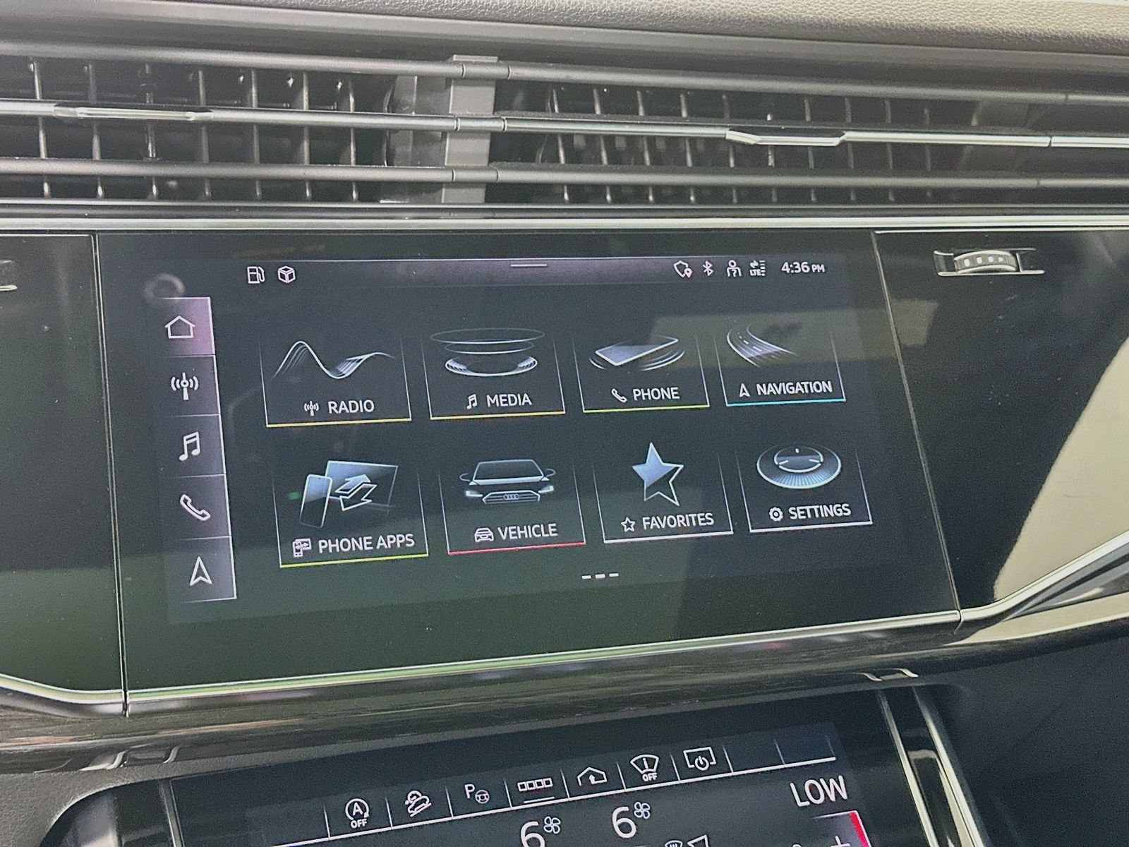 Used 2023 Audi Q8 Prestige w/ Prestige Package AWD/4WD image 24