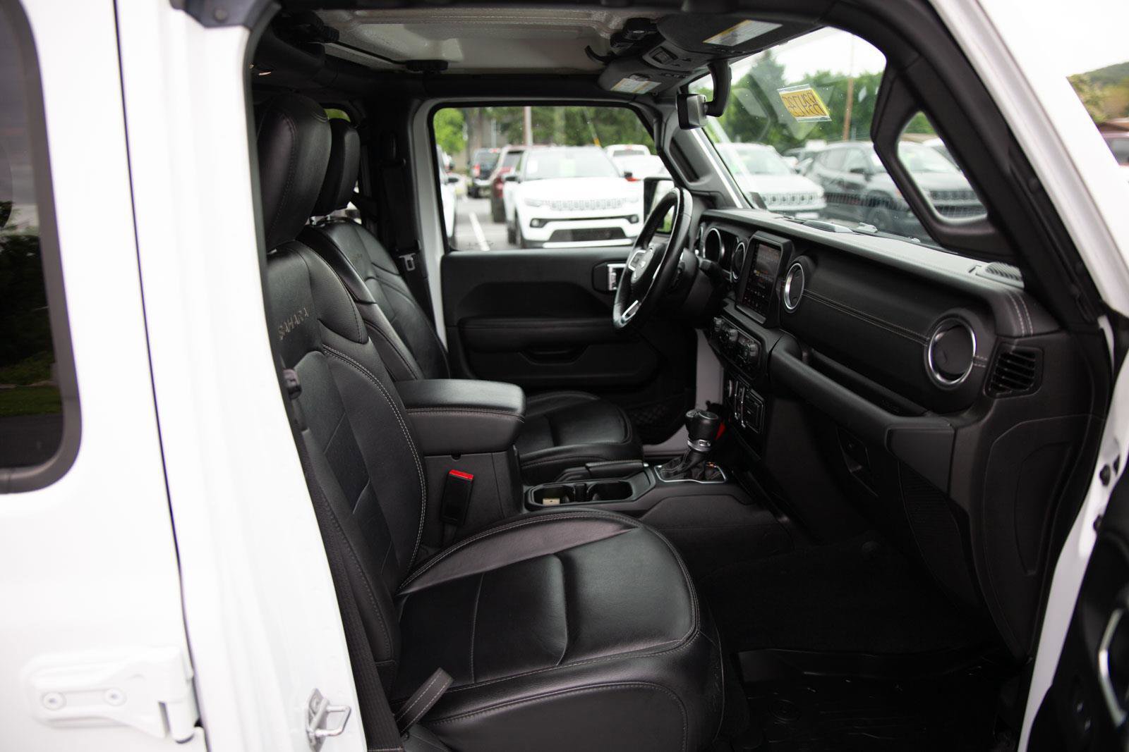 Used 2023 Jeep Wrangler Unlimited Sahara w/ Cold Weather Group AWD/4WD image 23
