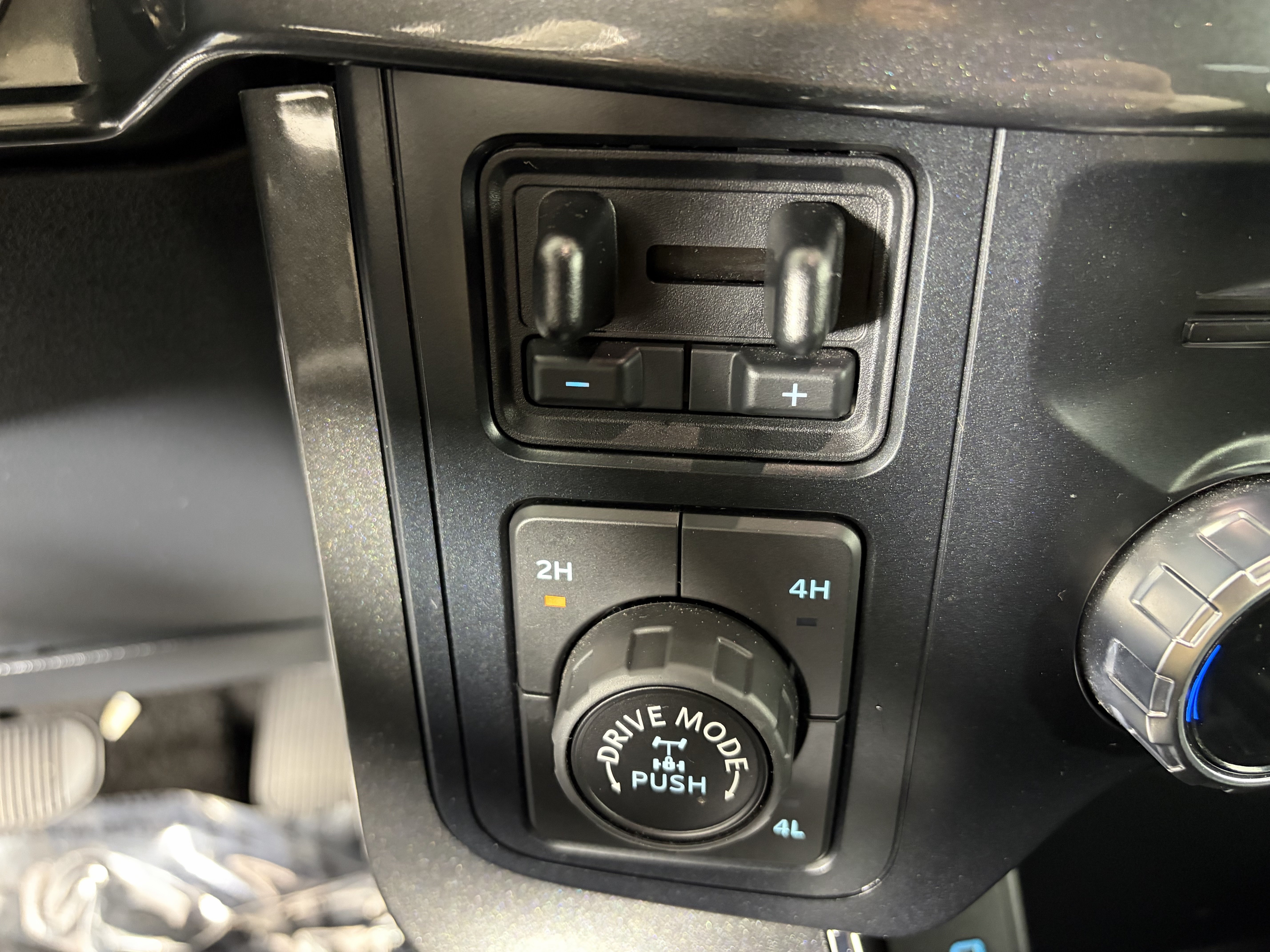 Used 2023 Ford F150 XLT w/ Equipment Group 302A High AWD/4WD image 26