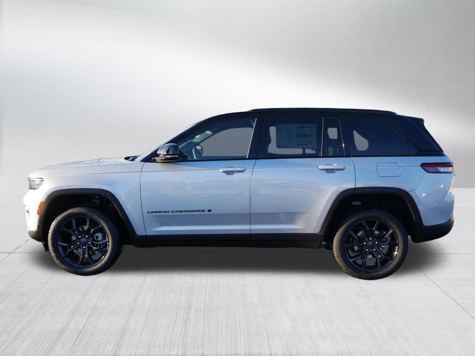 New 2025 Jeep Grand Cherokee Limited image 4