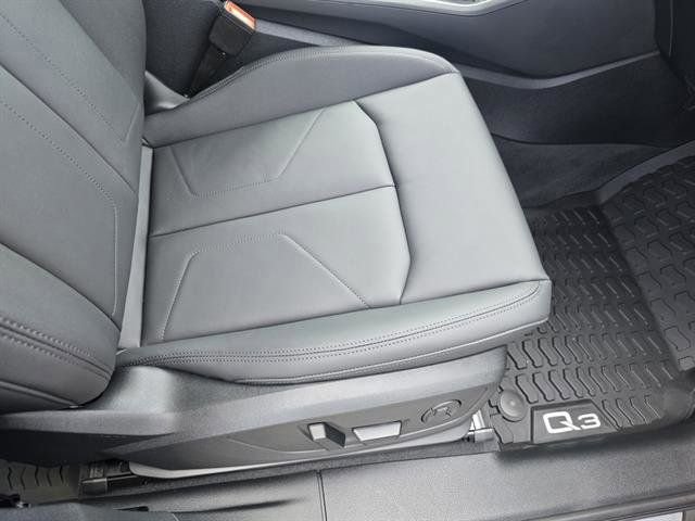 Used 2025 Audi Q3 2.0T Premium w/ Convenience Package AWD/4WD image 16