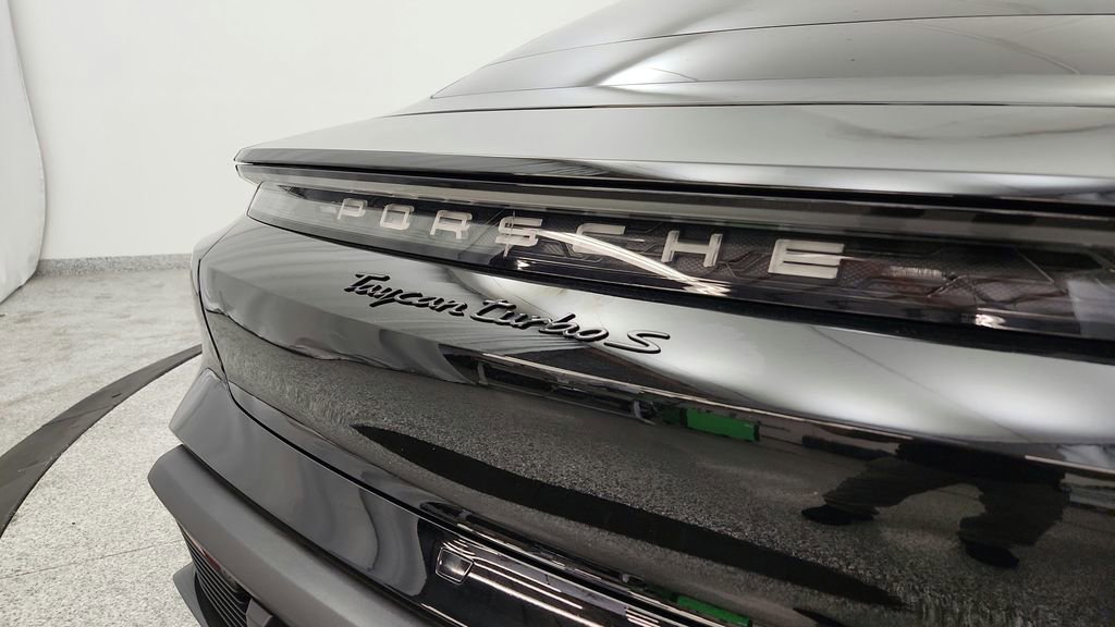 Used 2022 Porsche Taycan Turbo S image 17