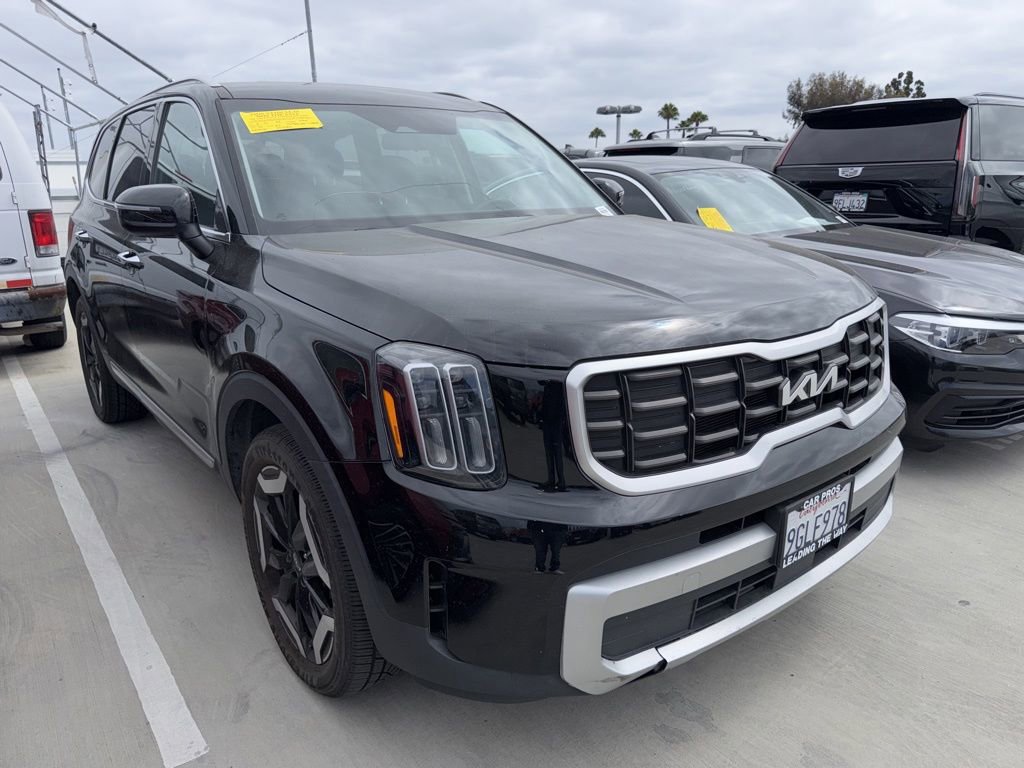 Used 2023 Kia Telluride S FWD image 3