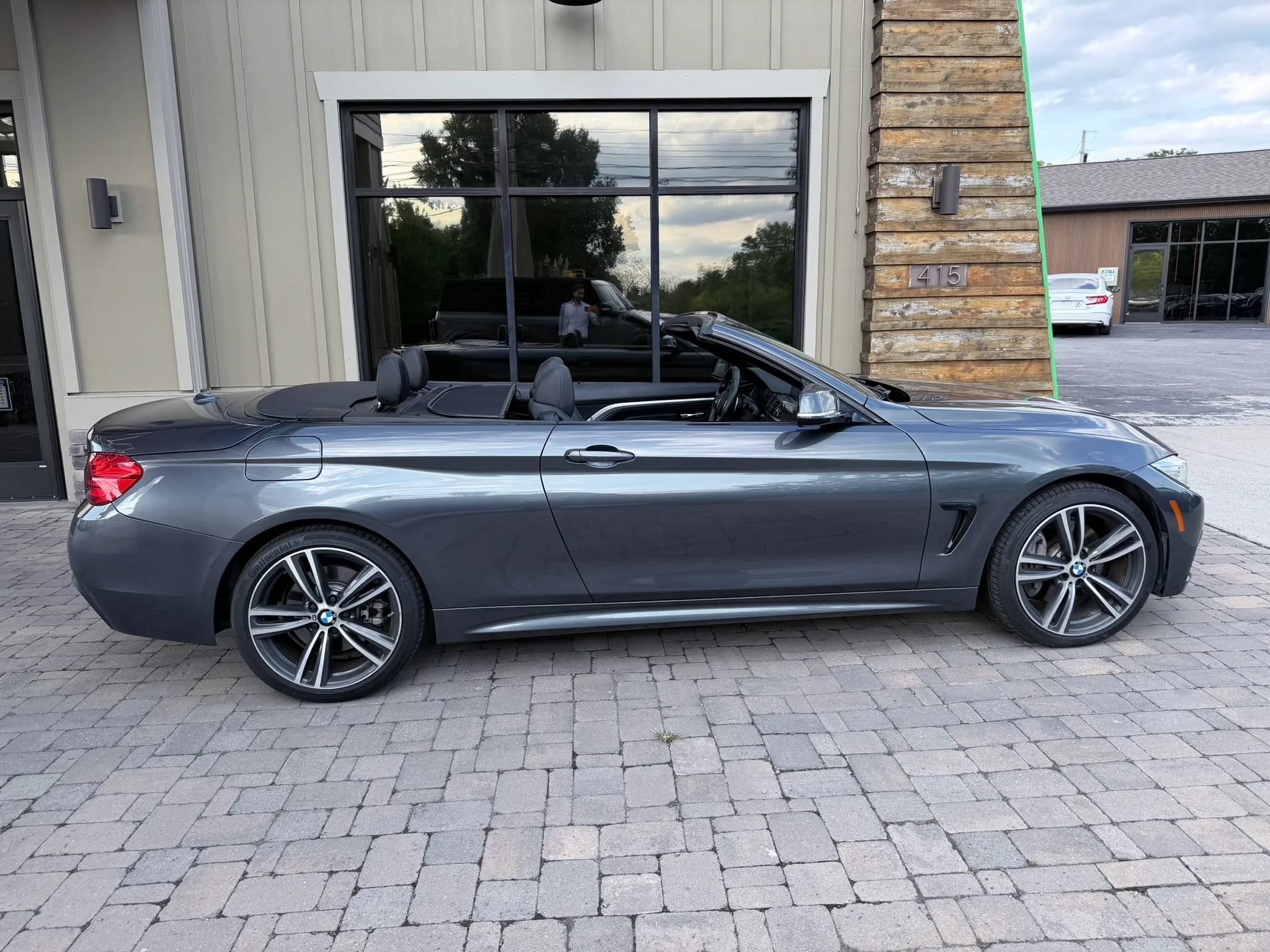Used 2017 BMW 440i xDrive Convertible AWD/4WD image 23