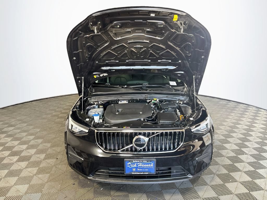 Used 2024 Volvo XC40 B5 Core AWD/4WD image 23