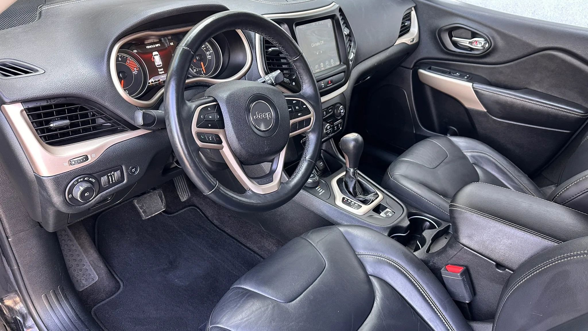 Used 2018 Jeep Cherokee Limited w/ High Altitude Package image 12