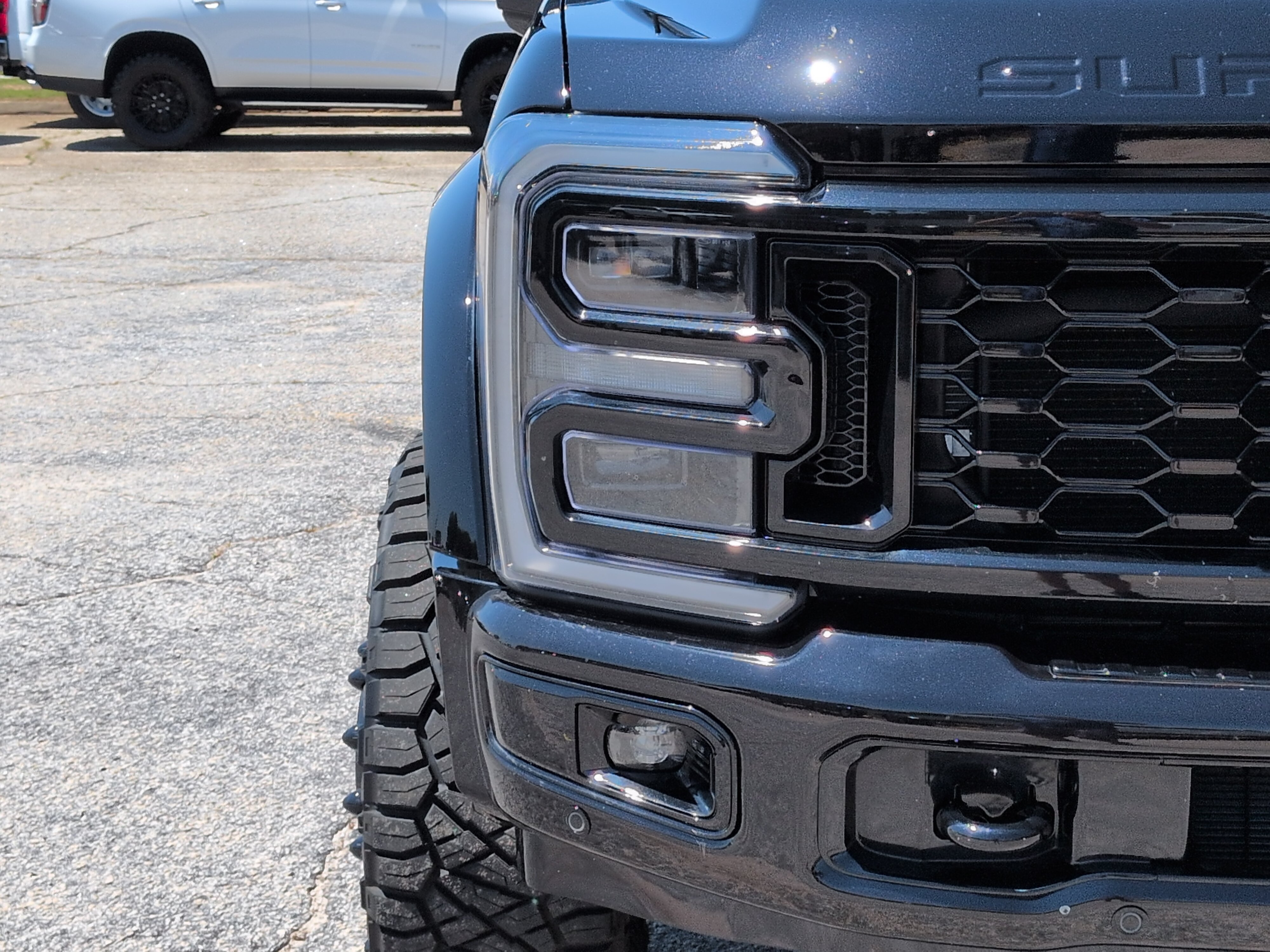 Used 2024 Ford F450 Platinum w/ FX4 Off-Road Package AWD/4WD image 8