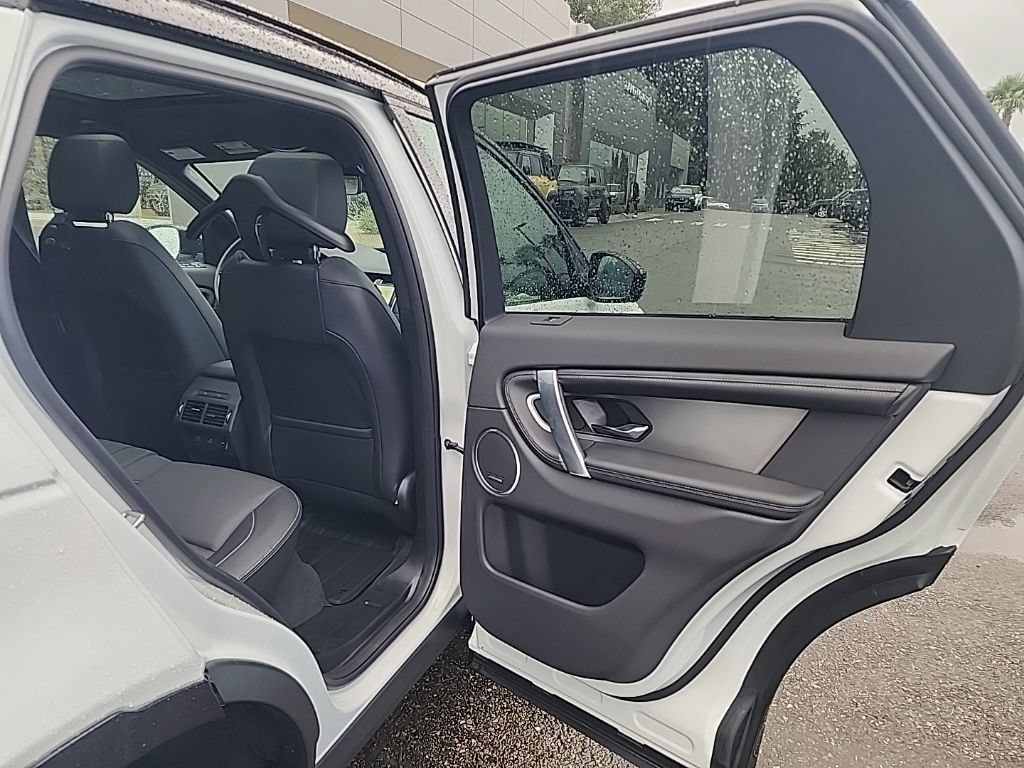 New 2026 Land Rover Discovery Sport Landmark AWD/4WD image 17