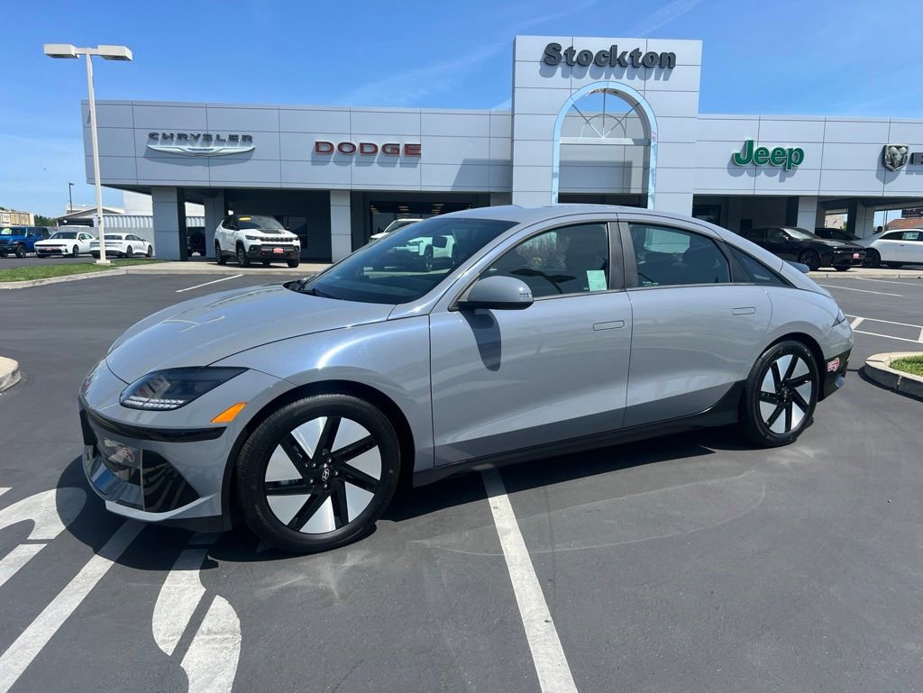 Used 2024 Hyundai Ioniq 6 SE RWD image 3