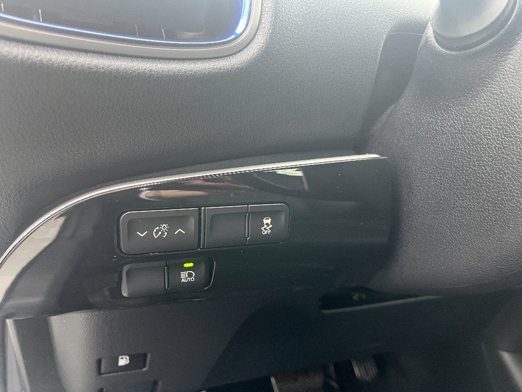 Used 2016 Toyota Prius Three Touring image 31