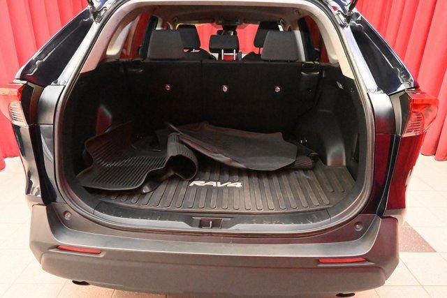Used 2021 Toyota RAV4 XLE image 6