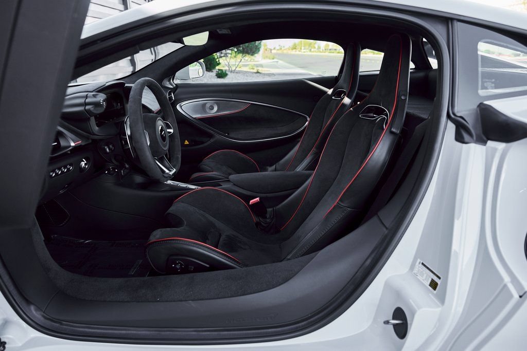Used 2023 McLaren Artura RWD image 37