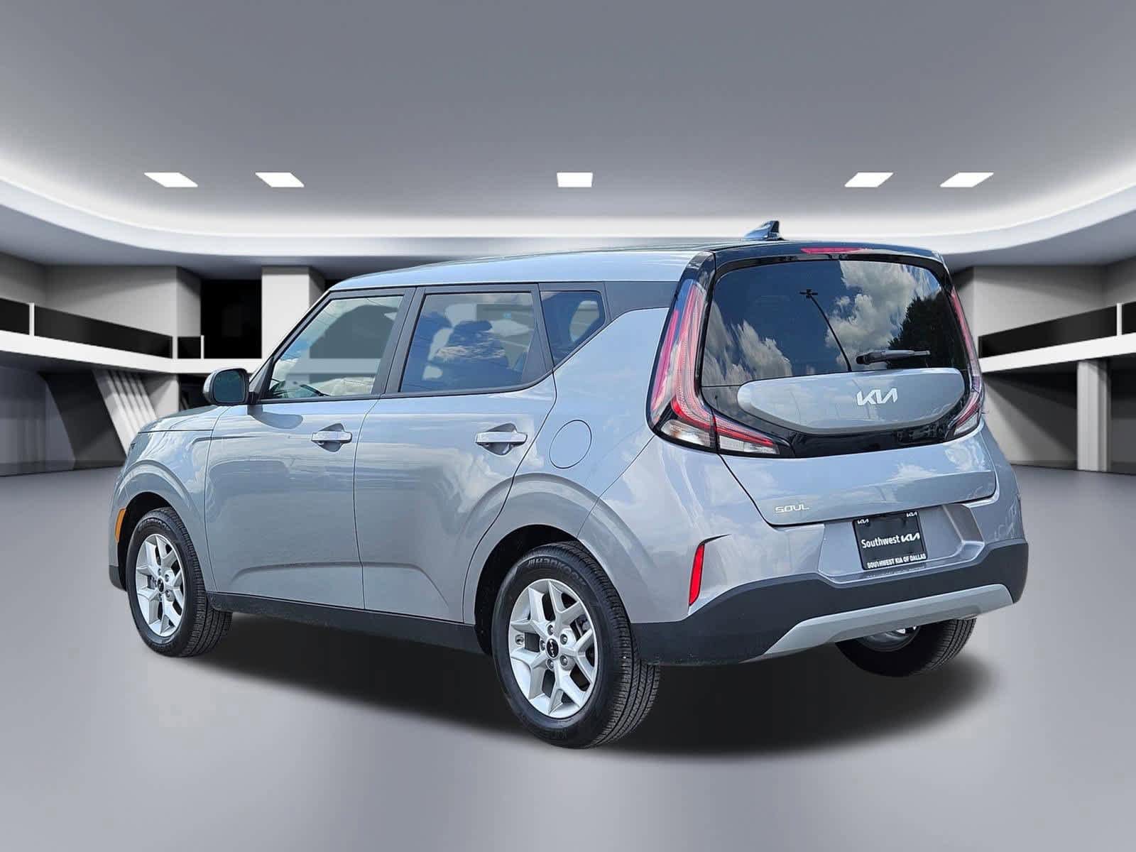 Certified 2025 Kia Soul LX FWD image 3
