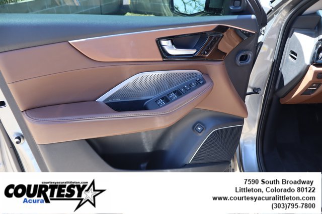 Used 2024 Acura MDX SH-AWD w/ Technology Package image 25