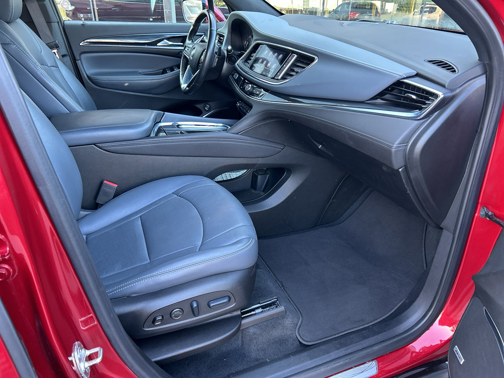 Used 2024 Buick Enclave Premium image 17