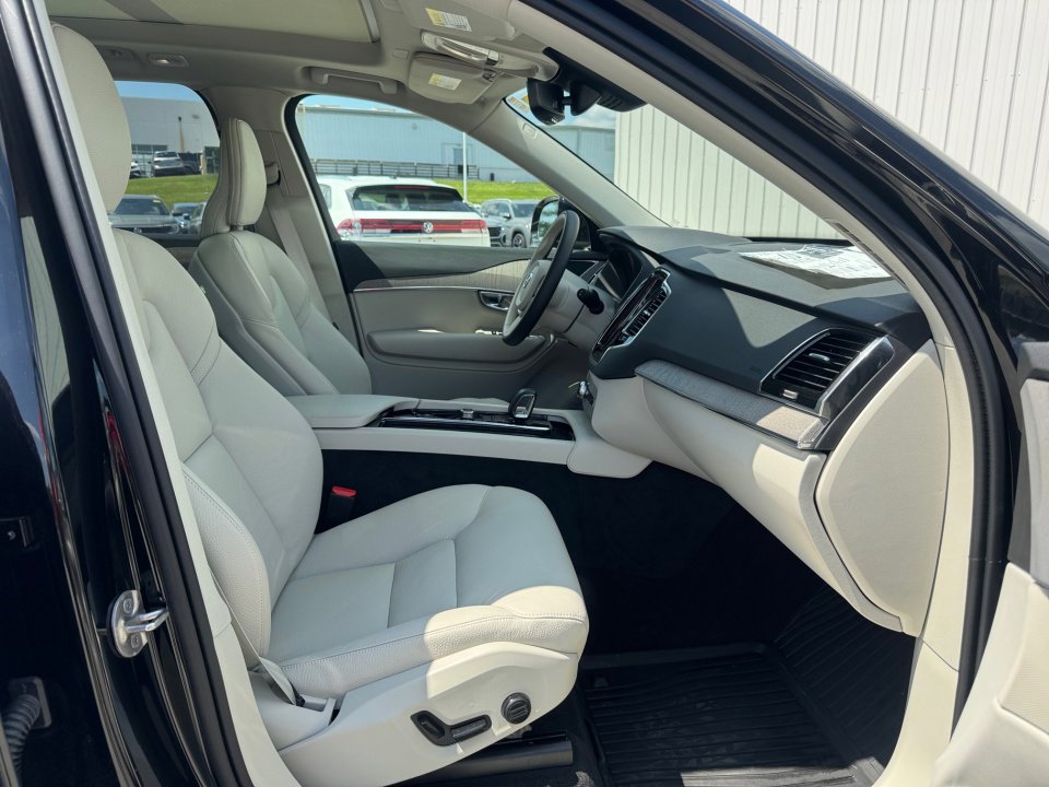 New 2025 Volvo XC90 T8 Plus w/ Protection Package Premier image 22