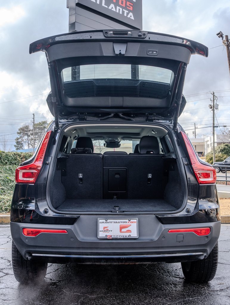 Used 2025 Volvo XC40 B5 Plus image 25