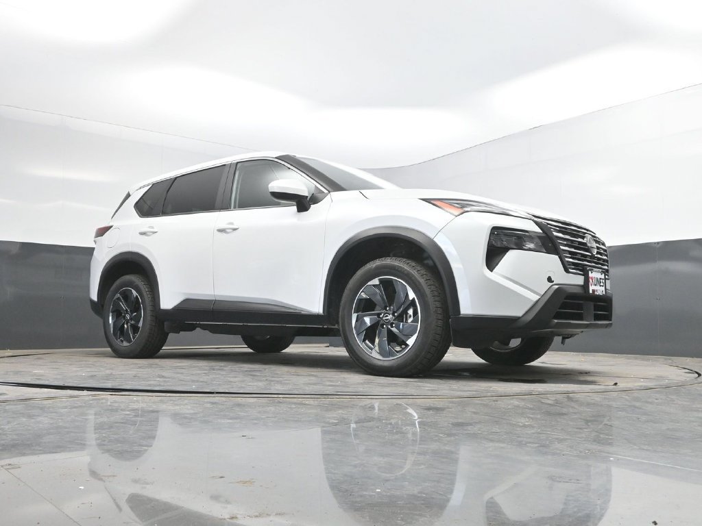 Used 2025 Nissan Rogue SV FWD image 31