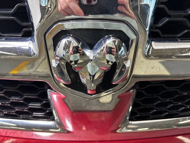 Used 2024 RAM 1500 Classic SLT image 9