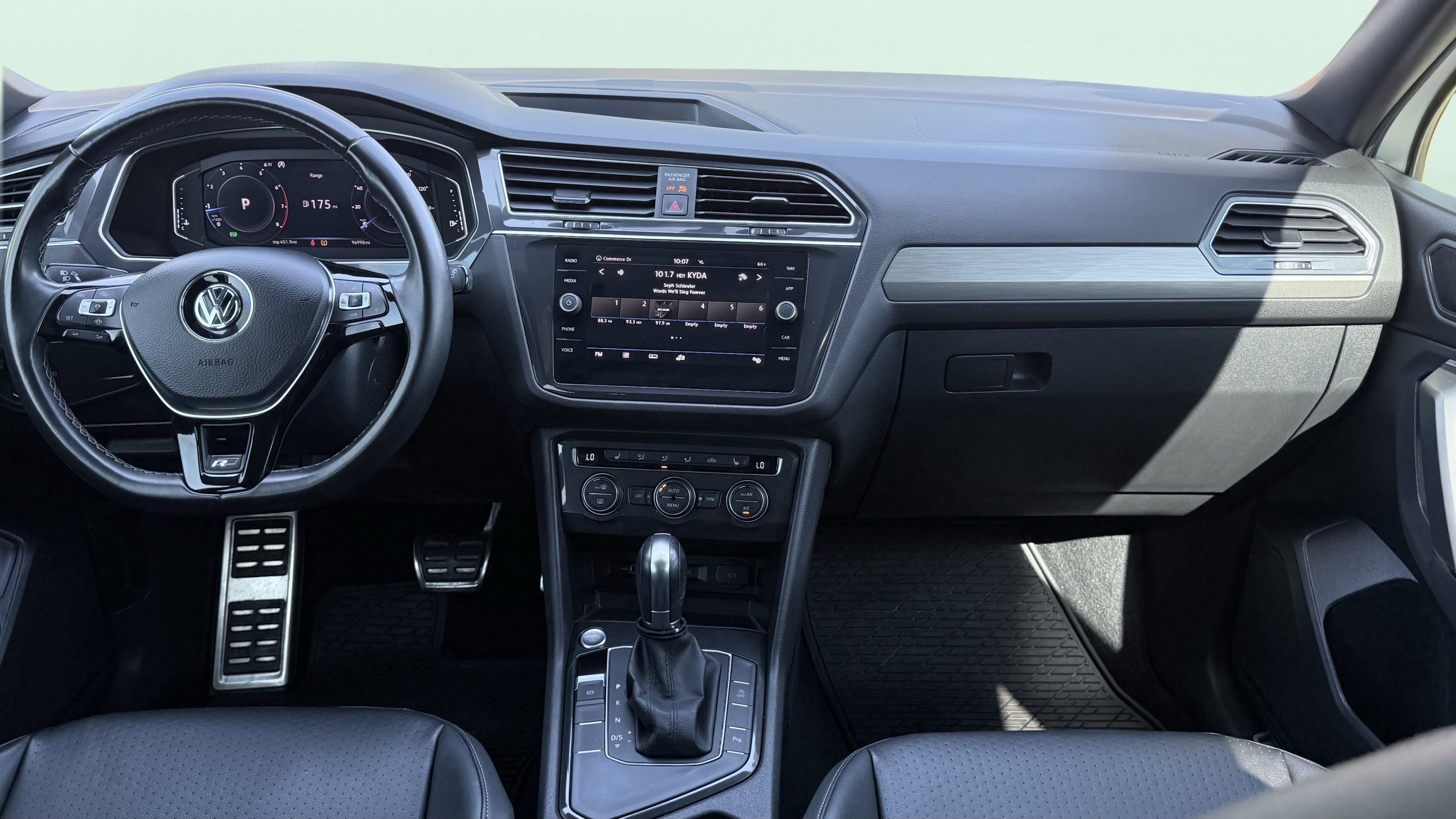 Used 2019 Volkswagen Tiguan SEL R-Line FWD image 50