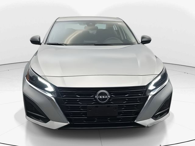 Used 2024 Nissan Altima 2.5 SV image 4