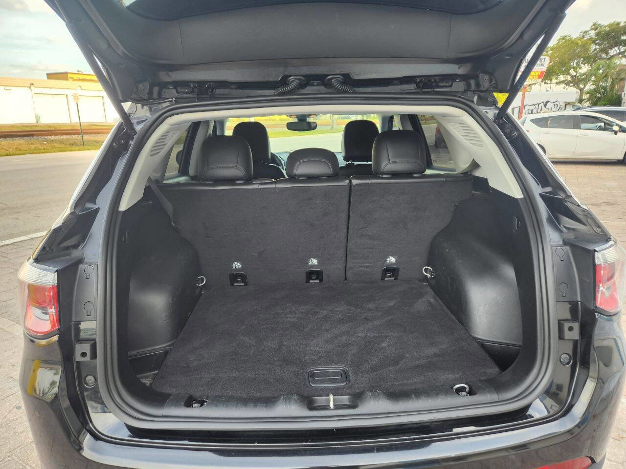 Used 2019 Jeep Compass Latitude w/ Popular Equipment Group AWD/4WD image 38