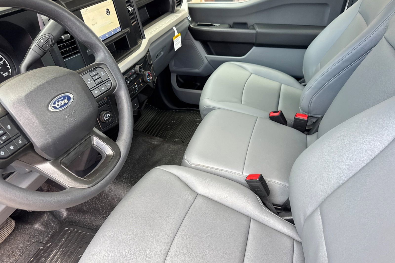 New 2026 Ford F250 XL w/ XL Chrome Package image 9