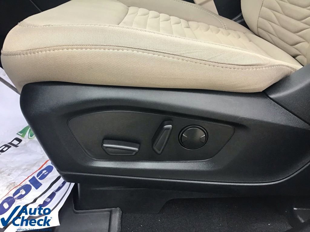 Used 2021 Ford Explorer XLT image 31